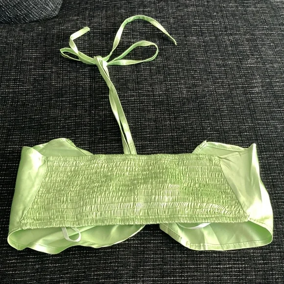 Green silky cropped halter top - Picture 3 of 4